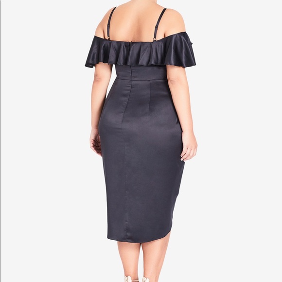 City Chic Trendy Cold Shoulder Plus Sz M Dress - Picture 2 of 4